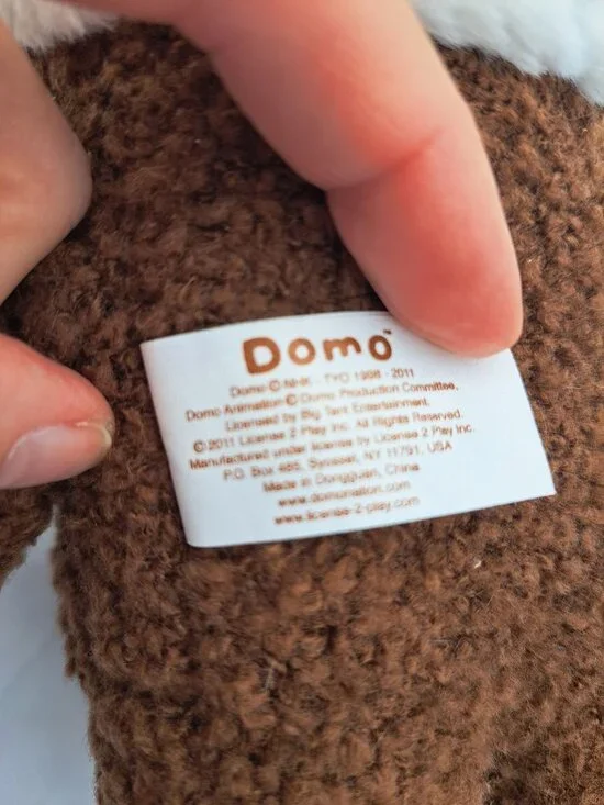 Domo Kun Limited Edition Plush Toy Santa Hat Holiday Collectible  2011 Brown - Picture 4 of 9